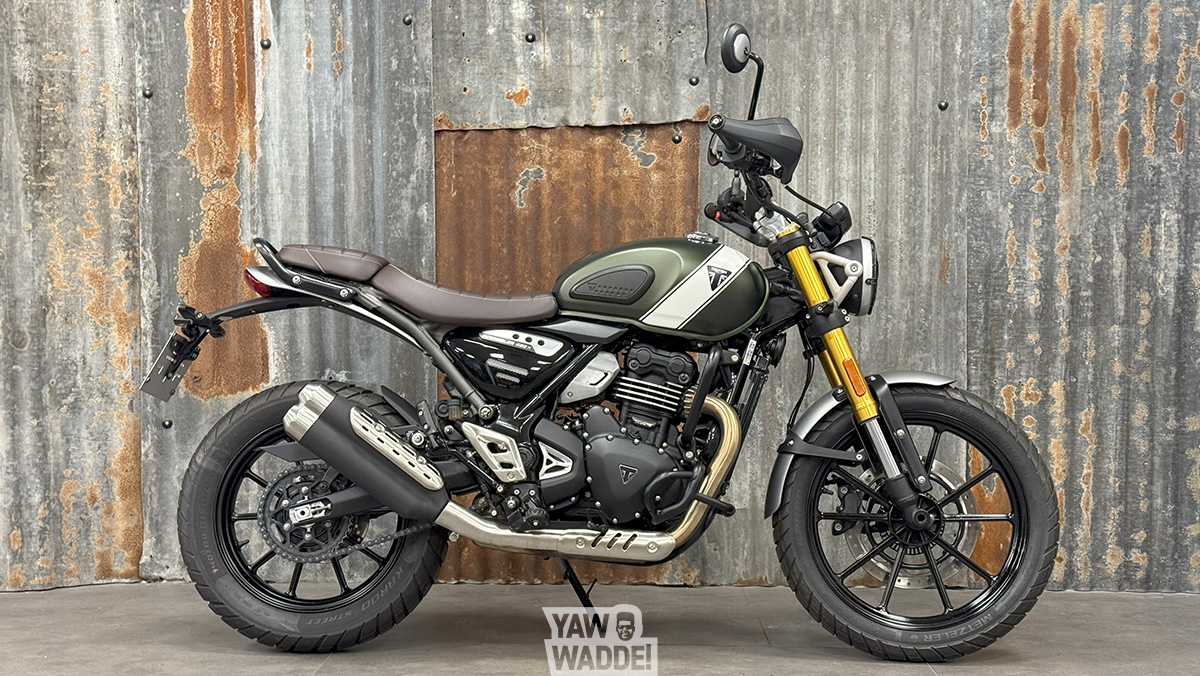 Triumph Scrambler 400 X: Matt Khaki (btw aftrekbaar)