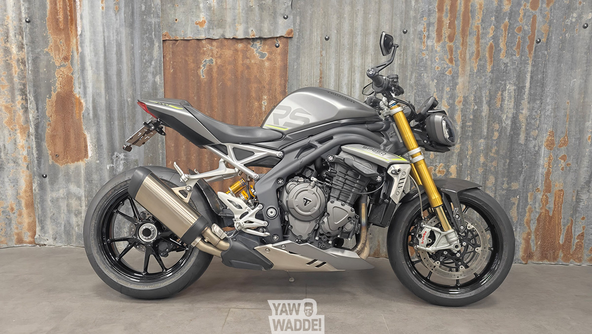 Triumph Speed Triple 1200 RS: Silver Ice