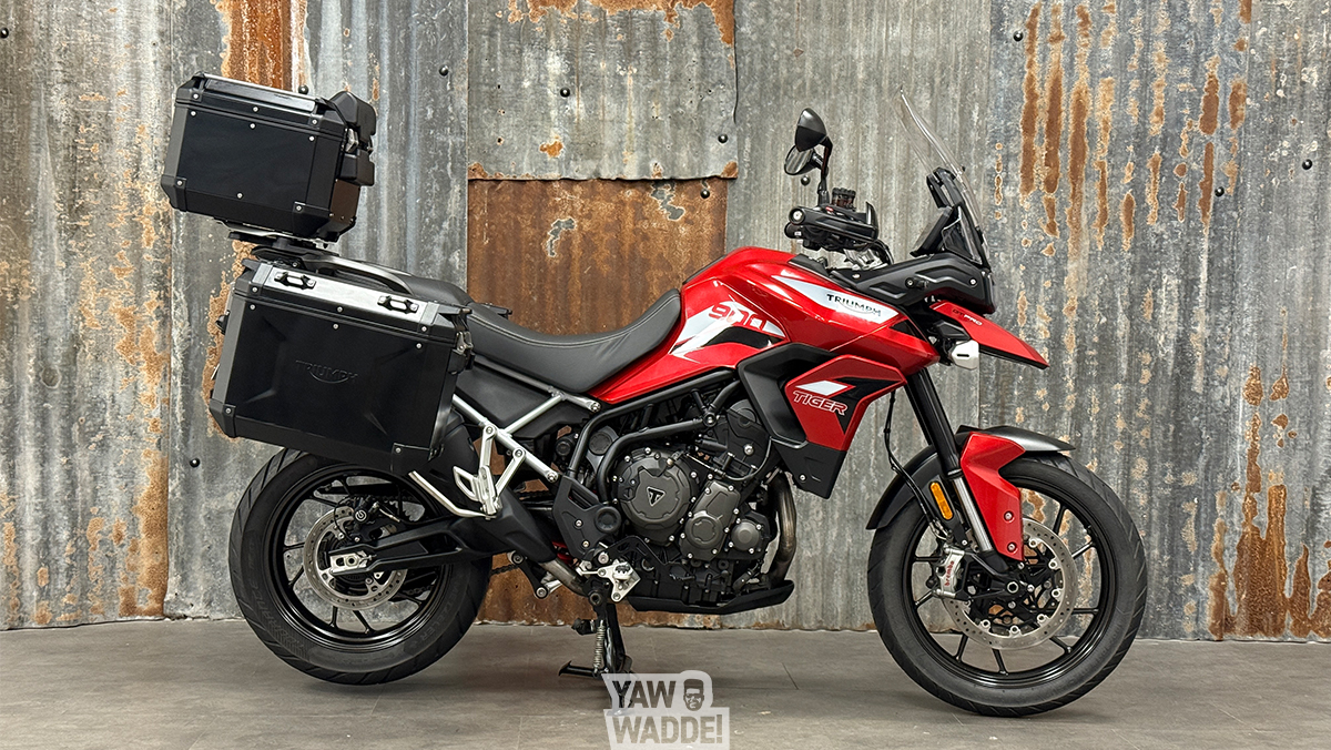 Triumph Tiger 900 GT Pro: Korosi Red (A2-compatible)