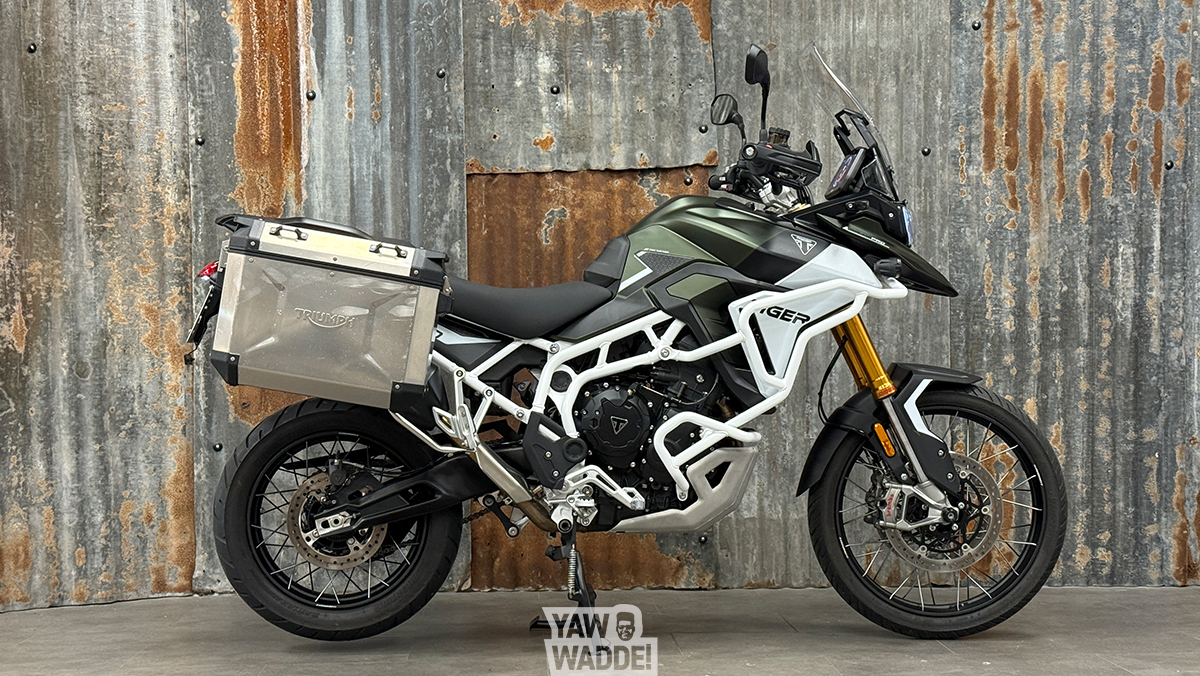 Triumph Tiger 900 Rally Pro: Matt Khaki 2025