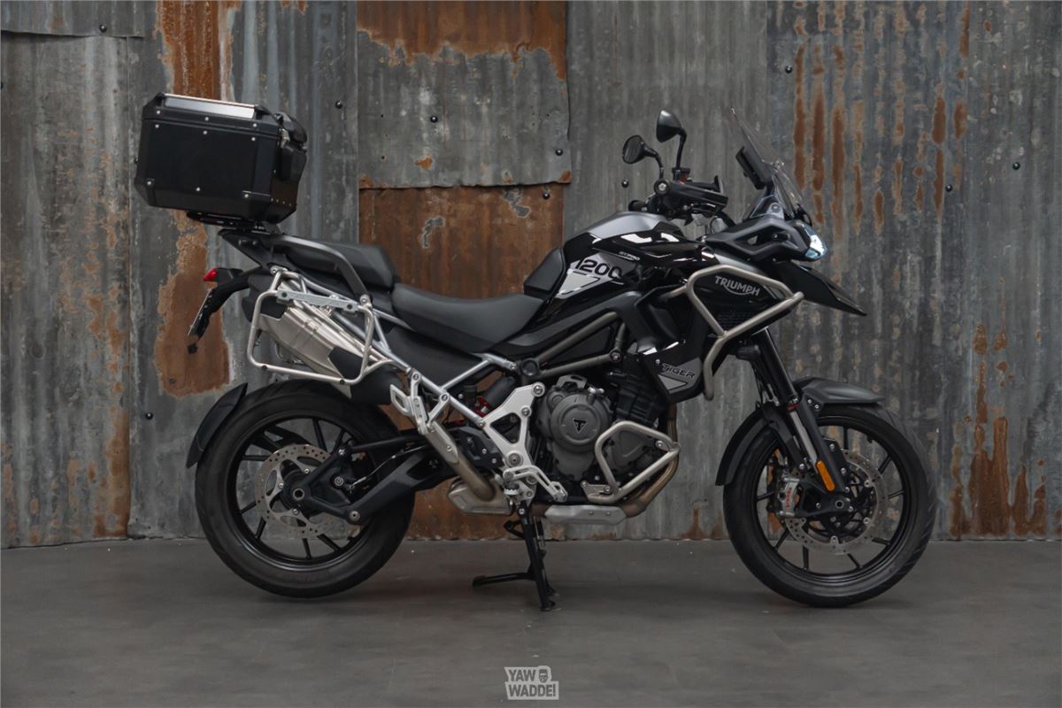 Triumph Tiger 1200 GT Pro: Sapphire Black