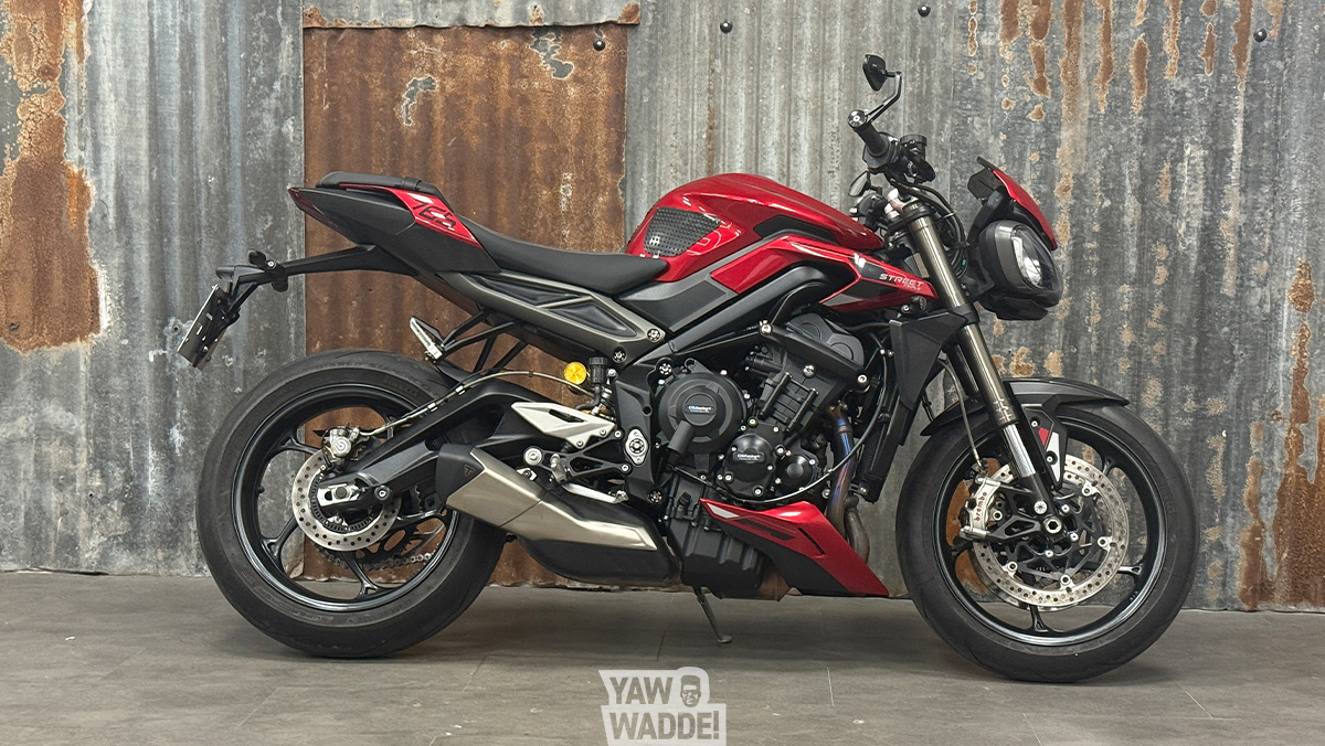 Triumph Street Triple RS: Carnival Red
