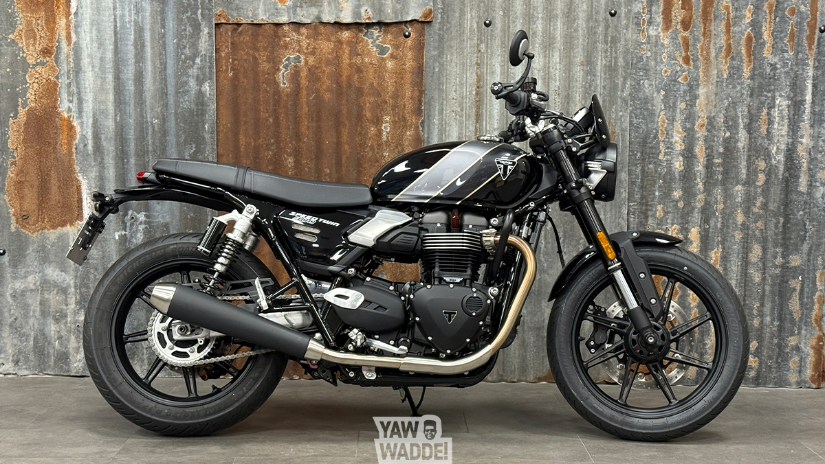 Triumph Speed twin 900: Phantom Black/ Aurum Gold