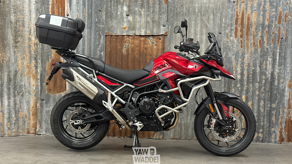 Triumph Tiger 900 GT Pro: Carnival Red/Sapphire Black